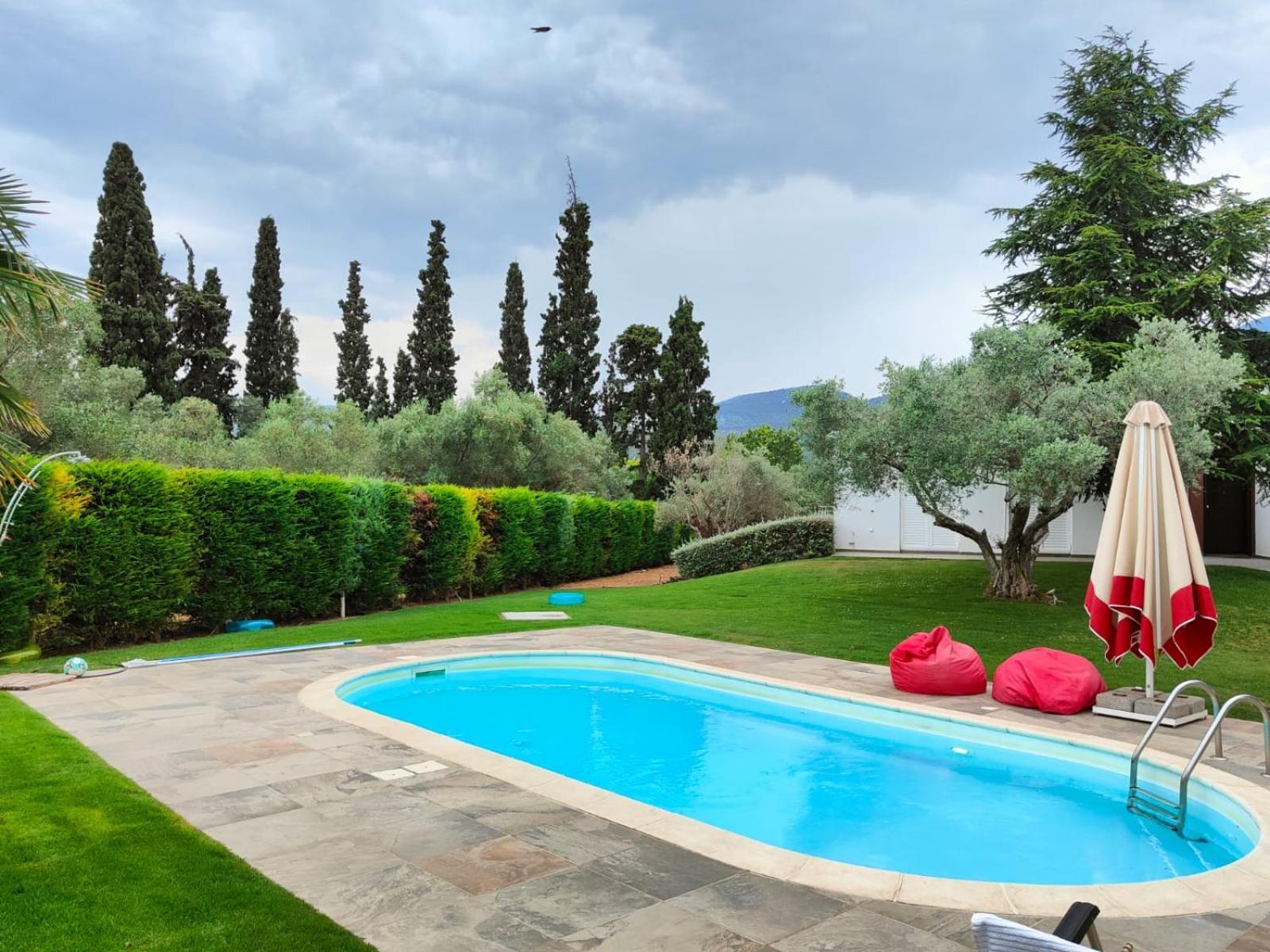 Luxurious 6 Bedroom Villa In A Great Location Халкіда Екстер'єр фото